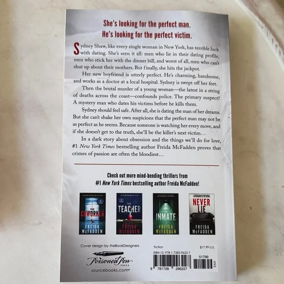 The Boyfriend by Freida Mcfadden - Picture 2 of 5